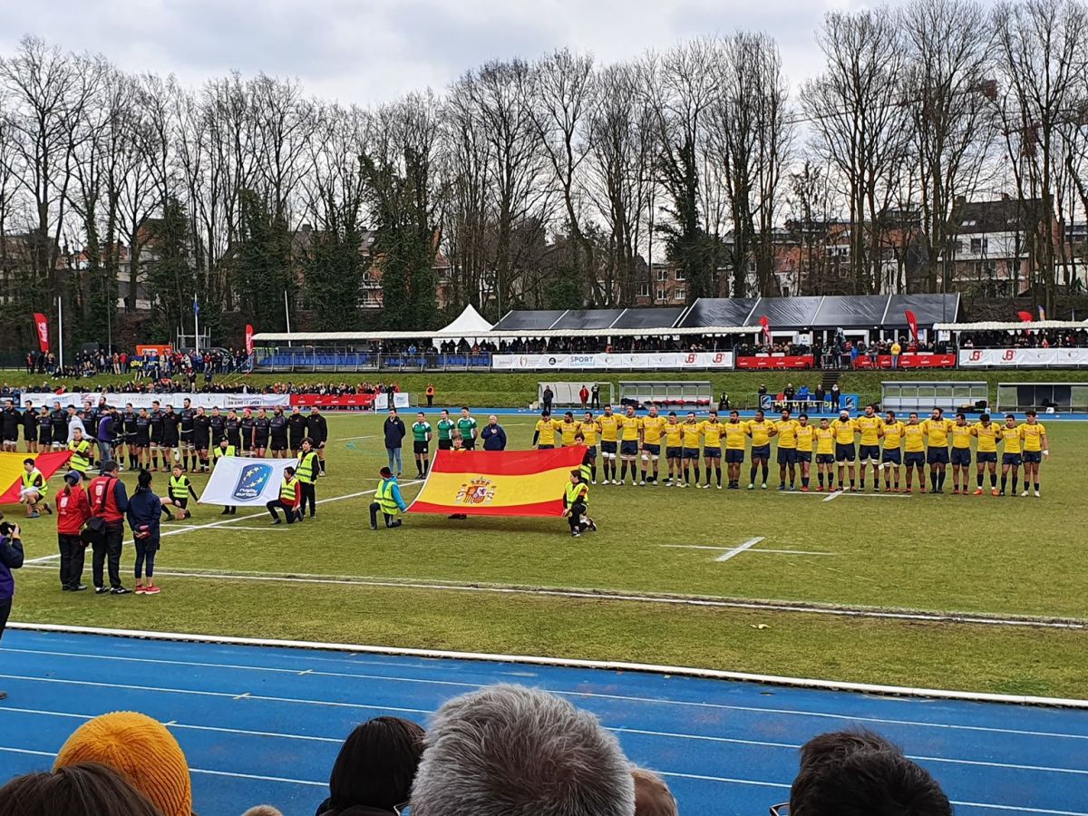 Een mobiele bar, Zweinsteinjassen en straffe Spanjaarden