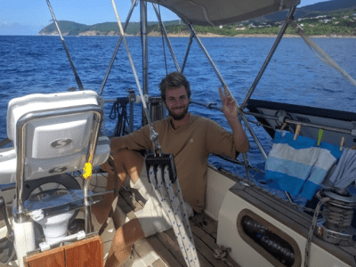 Matthias (25) ging al zeilend de wereld rond: “Het is zeker een uitdaging, maar ik geloof dat iedereen het kan”